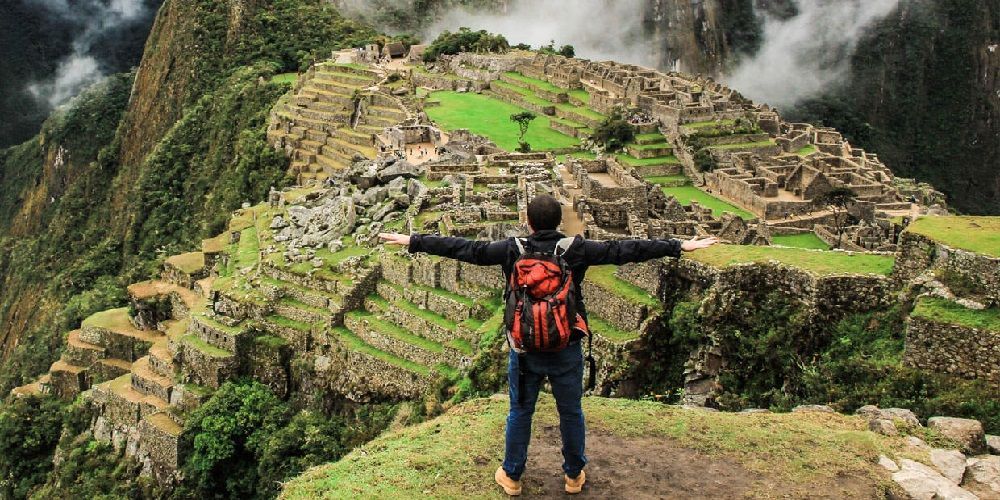 What documents are valid to buy the Machu Picchu Ticket?