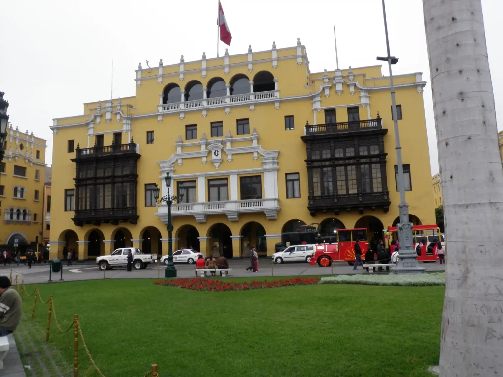 Lima City Tour: Ancient, Colonial and Modern Districts